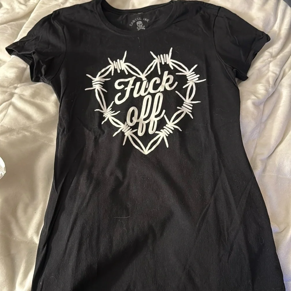 F of tee - Picture 1 of 3